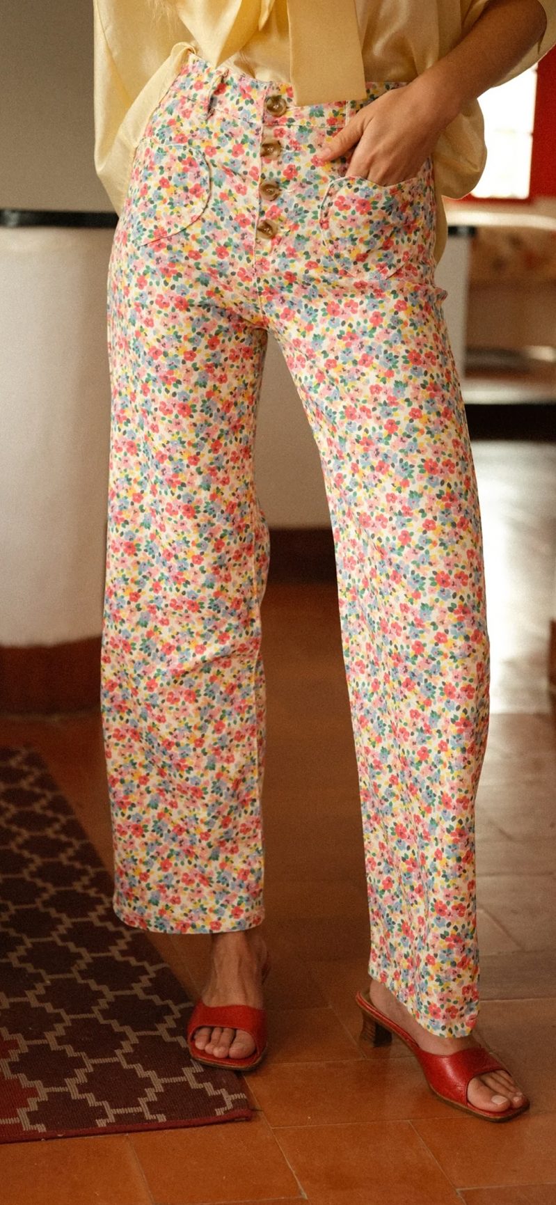 Calça Amarela Flores